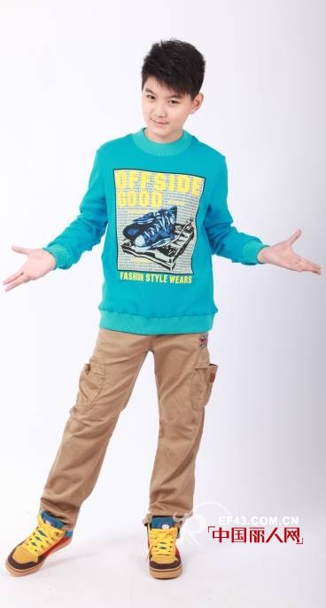 新学期新启程,第一品牌越位少年装与孩子们共同进步