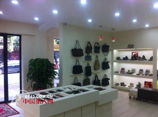 开在家门口的纯手工皮具 素人皮具荆门店盛大开业