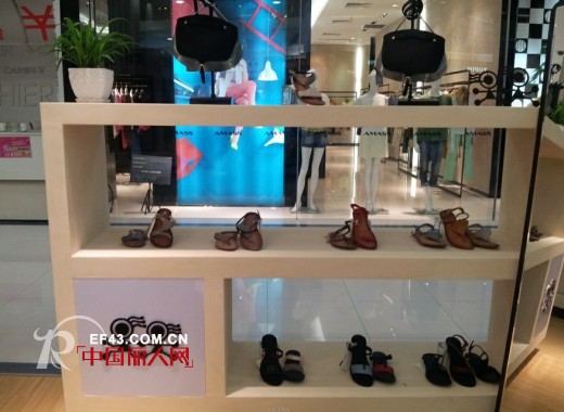 恭贺素人纯手工制作皮具顺德永旺购物中心店隆重开业