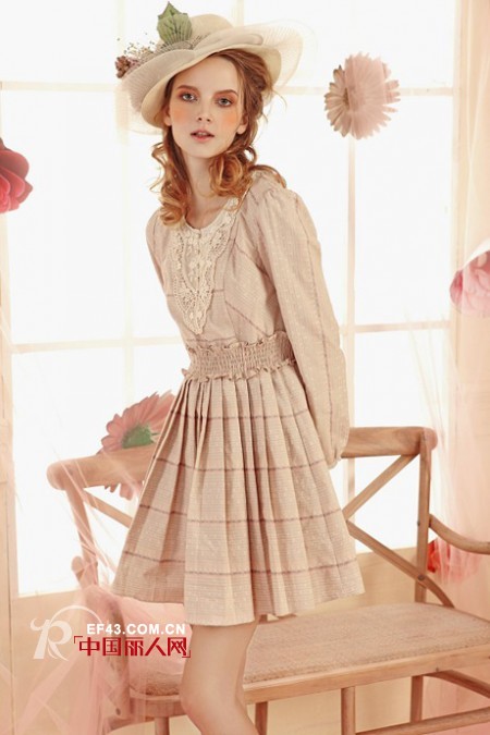欧洲乡村田园风 仙美裙装演绎浪漫时尚