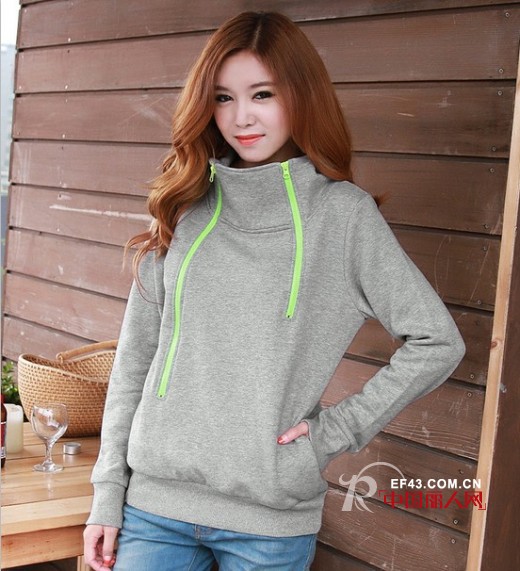 女式卫衣款式怎么搭配