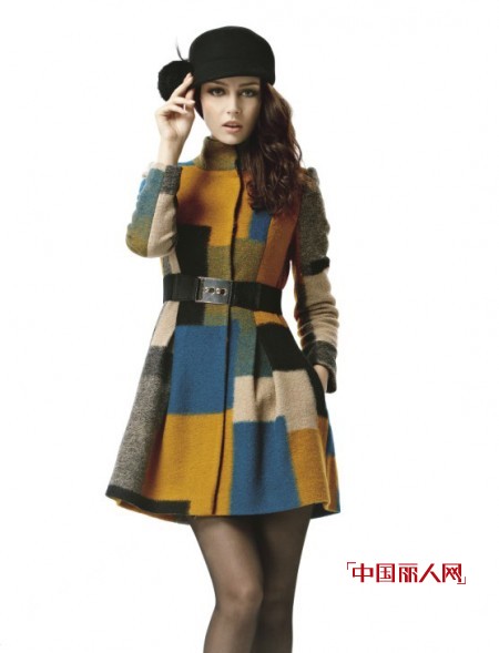 呢子拼接外套 呢子怎么搭配才好看