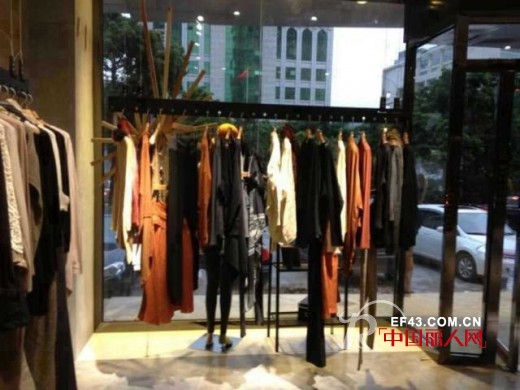 热烈祝贺Eall.cz意澳女装东莞虎门新店盛大开业