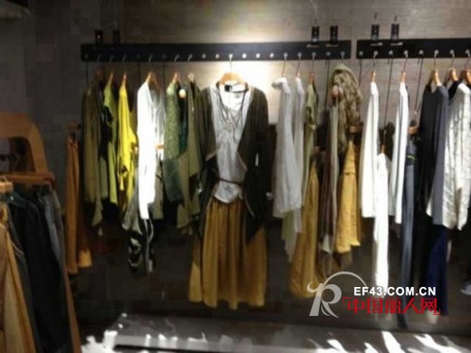 热烈祝贺Eall.cz意澳女装东莞虎门新店盛大开业