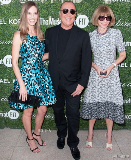 MichaelKors荣获2013时装委员会风尚艺术家大奖