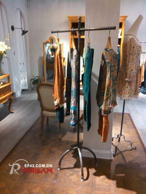 雪歌XG女装山东即墨中心路店盛大开业