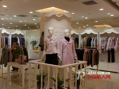 伊汶贝迩女装欧式田园风传递生活情趣的店面装修