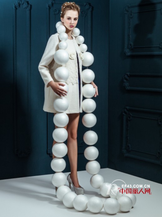 2013年秋冬女装的流行趋势  蓝色倾情为你呈现