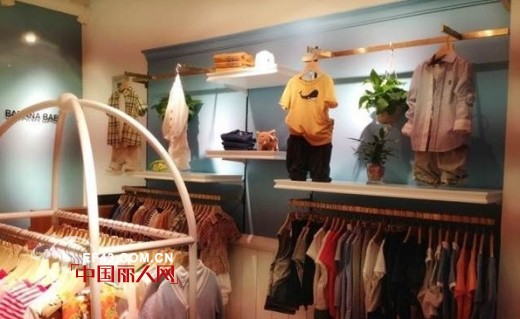 如何选择一家童装店 童装店陈列至关重要