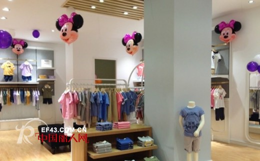 如何选择一家童装店 童装店陈列至关重要