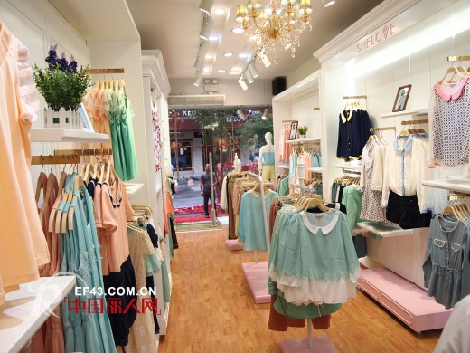 祝贺系恋品牌女装广西宜州店隆重开业