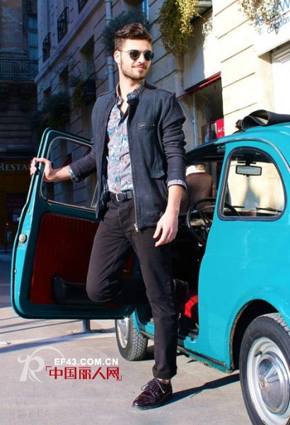 型男街拍看秋季男装怎么搭配