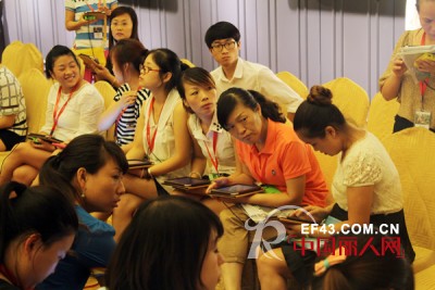 MOFAN邂逅爱丽丝演绎浪漫梦境 2014春季新品发布会圆满落幕