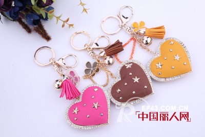 中国十大饰品加盟品牌  好彩千饰实力打造2013财富大平台