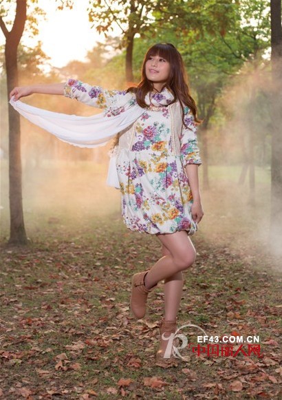 2013秋季新款连衣裙  赶走秋季的萧条暗淡