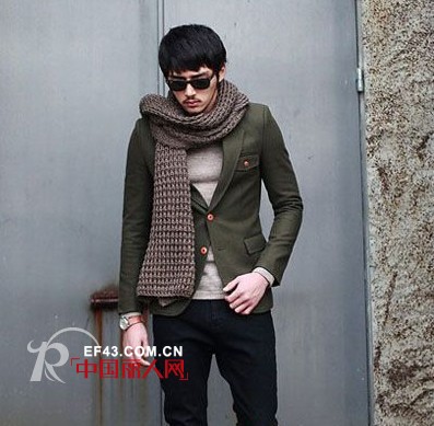 跟韩国型男学习如何搭配围巾
