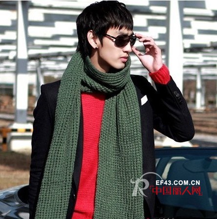 冬季男士的围巾怎么和衣服搭配