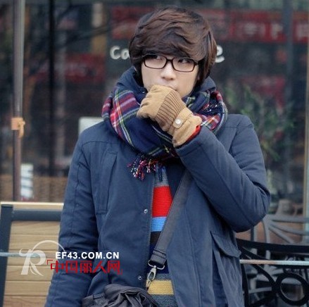 冬季男士的围巾怎么和衣服搭配