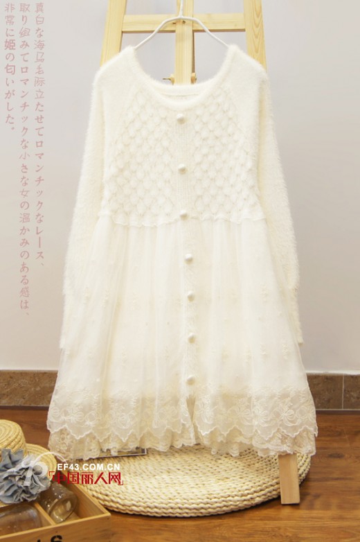 雪纺蕾丝拼接毛衣裙  打造甜美韩国范儿