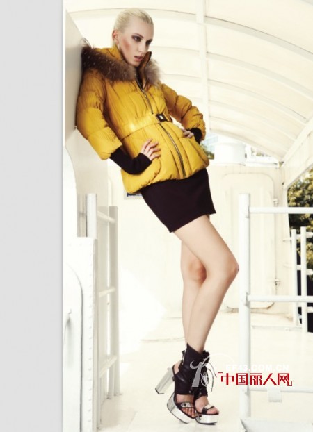 2013亮黄色系列羽绒服全新上市
