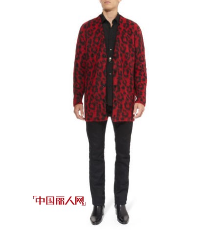 红粉色毛衣来袭 男士最新潮秋季搭配