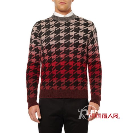 红粉色毛衣来袭 男士最新潮秋季搭配