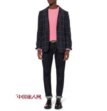 红粉色毛衣来袭 男士最新潮秋季搭配