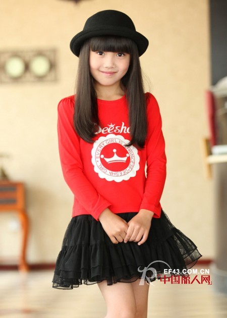 长T搭配雪纺短裙 秋季最新搭配