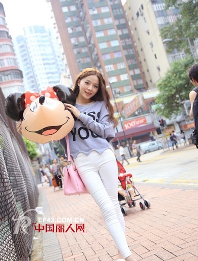 初秋搭配 简约时尚穿出个性