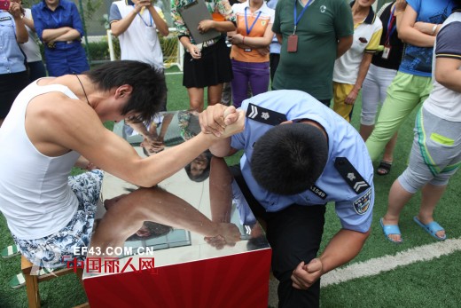 舒朗2013腕力王争霸赛开赛