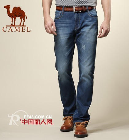 男士牛仔裤搭配什么鞋好看