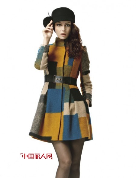 毛呢大衣冬季必备 例格女装打造气质美人