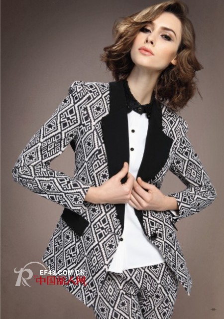唯姬晨女装教你几何图案单品搭配技巧