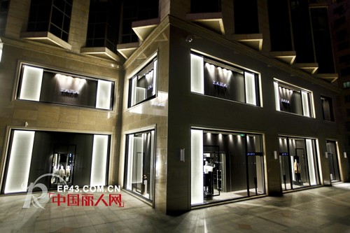 快时尚大亨Zara北京形象店重装开幕