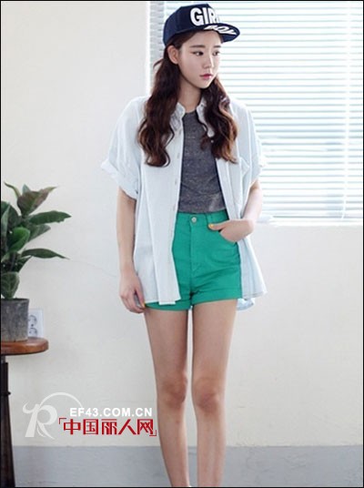 衬衫怎么搭配 衬衫+短裤翻出新花样