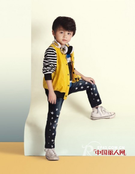 中秋小长假去哪里玩 小外套搭配亮丽风景