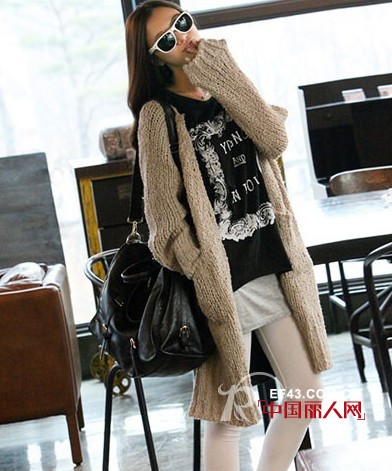 微胖女孩穿衣搭配 初秋针织衫