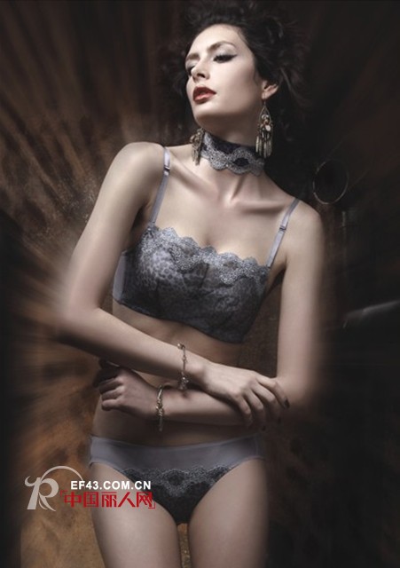 古典刺绣与时尚豹纹  温柔与野性的交融