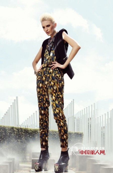 西装面料外套搭配 西装革履也休闲