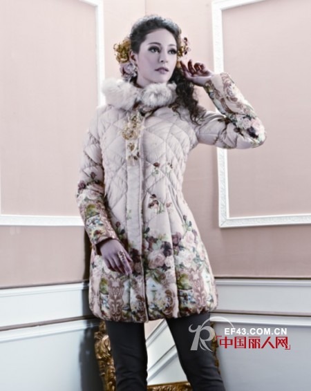 当唯美印花相遇温暖羽绒 打造冬季最新潮羽绒服