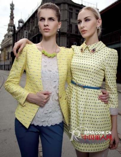 千百惠新款秋装诠释另一种秋意