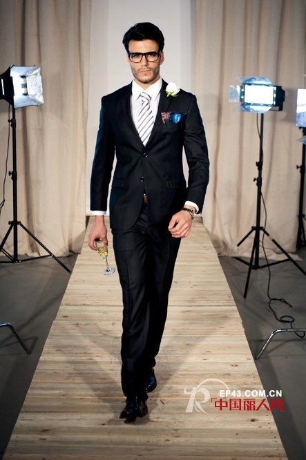 男士正装西装的正确穿法 领带领结又该怎么搭配