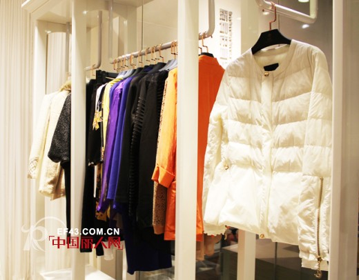 连奴时装AE品牌--河源市中山路A/E加盟店隆重开业