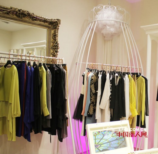 连奴时装AE品牌--河源市中山路A/E加盟店隆重开业