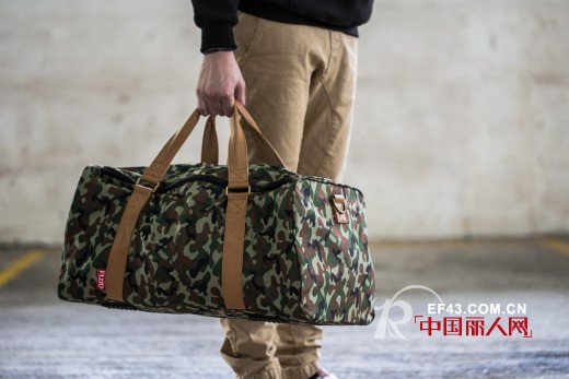 潮男最爱的手提包MayorxFLUD联名包袋系列