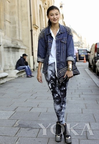 It Girl人手必备机车包拗造型