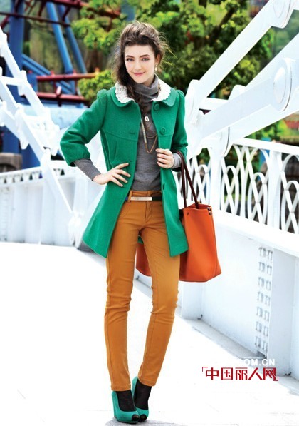 冬季毛呢大衣 从颜色“下手”很有心思