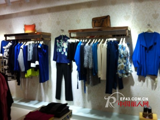 坤斯朵丽韩国女装江西萍乡店隆重开业