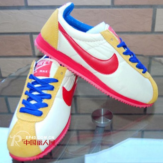 阿甘鞋的搭配技巧 怎么搭配阿甘鞋才有型 阿甘鞋配什么裤子好