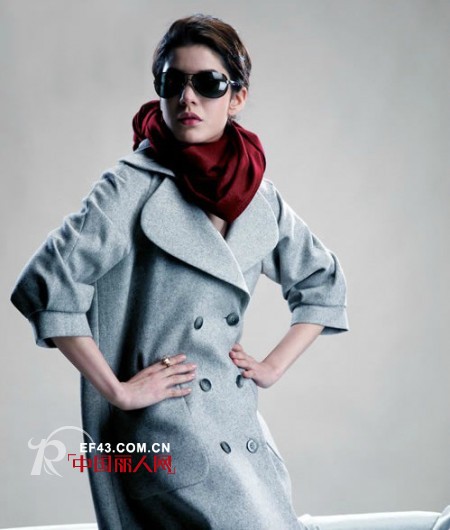 Oversize廓形大衣女性冬季最爱之选